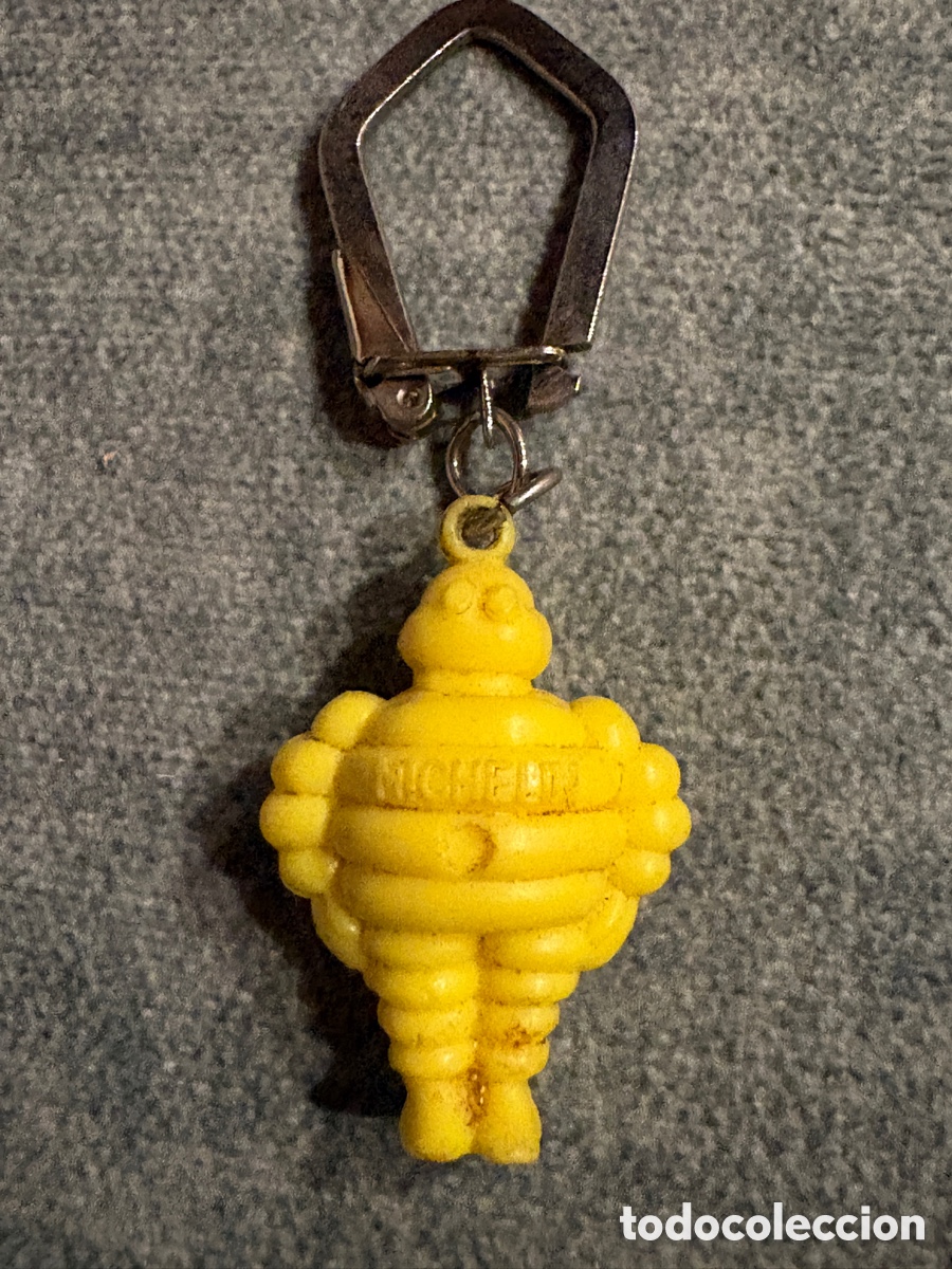 Coleccionismo de llaveros: (L967) Llavero antiguo Michelin - Mu&ntilde;eco Bibendum amarillo - Vintage a&ntilde;os 60-70