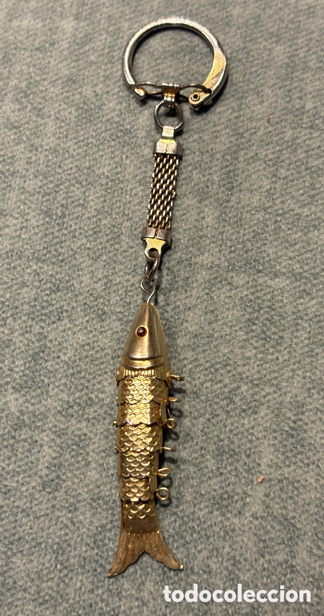 Coleccionismo de llaveros: (L971) Llavero Vintage Pez Articulado Flexible - Metal Dorado / Ojos Rojos (A&ntilde;os 60-80)