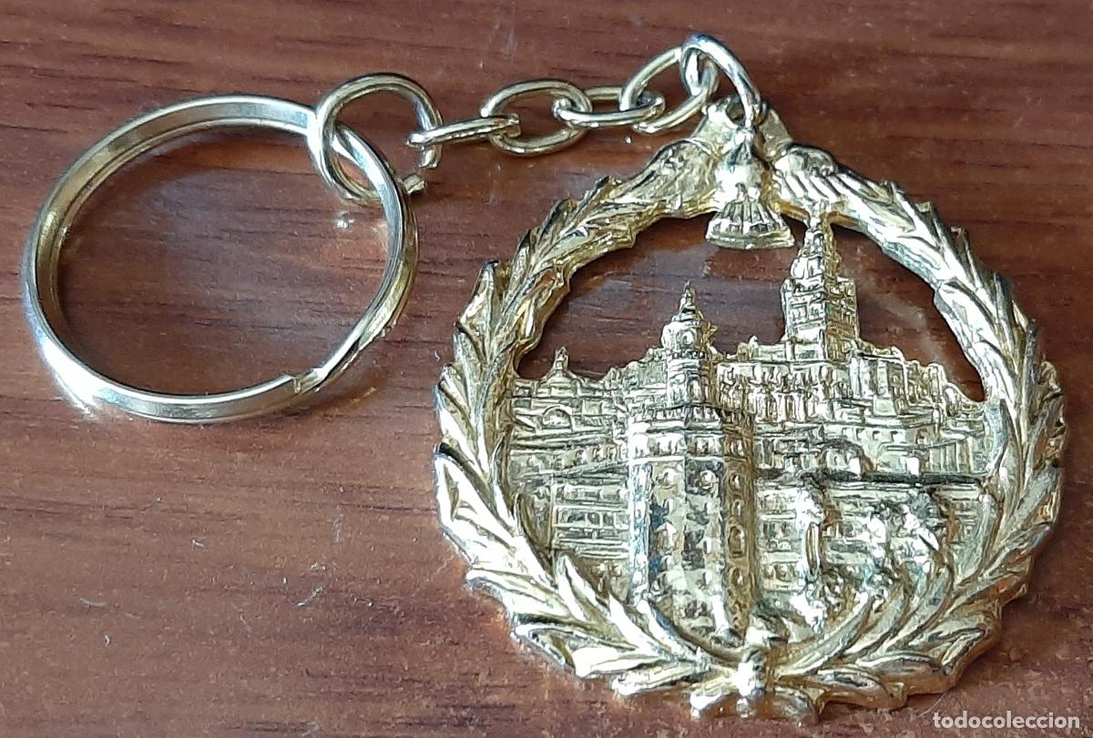 Coleccionismo de llaveros: LLAVERO LA SEVILLA UNIVERSAL 1992 - TEMA EXPO 92 - DORADO