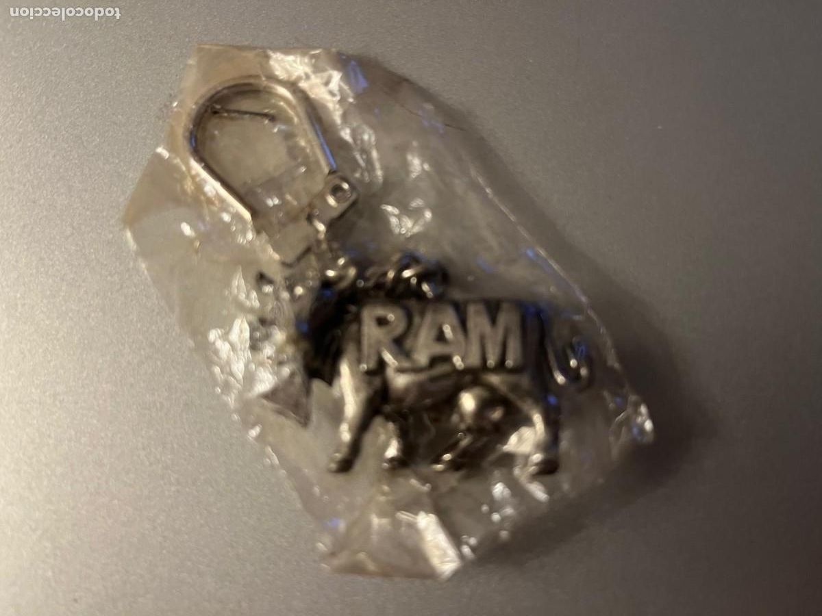Coleccionismo de llaveros: llavero vaca de metal RAM con bolsa