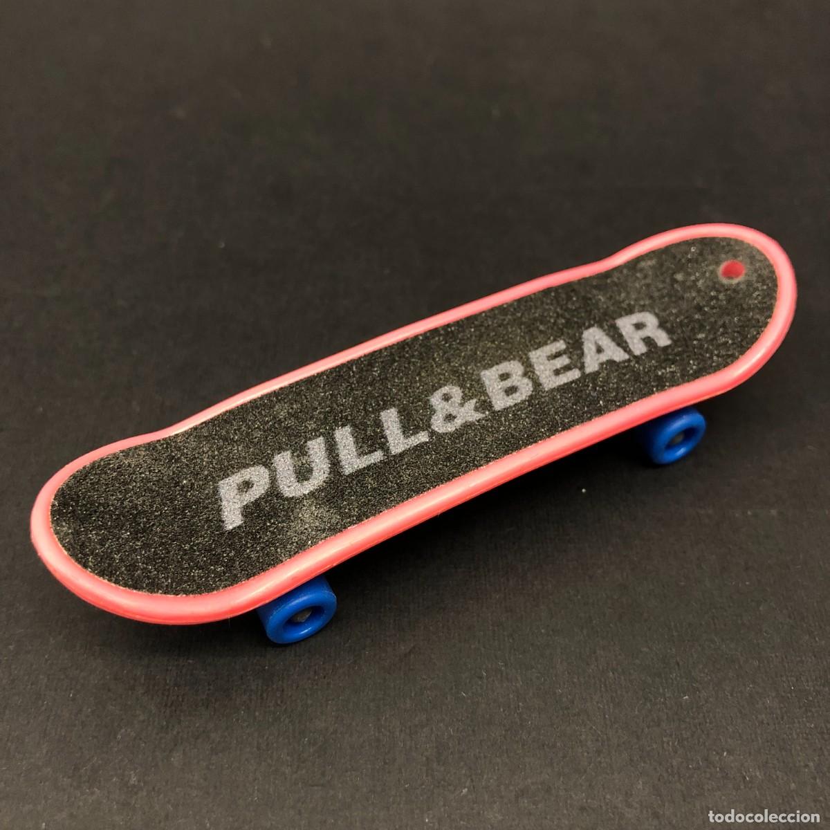 Coleccionismo de llaveros: MINI SKATE - LLAVERO PATINETA - FINGERBOARD - PULL & BEAR - 9,5 X 2 CM / 626