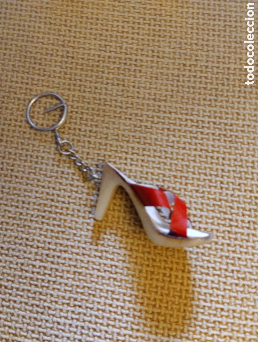 Coleccionismo de llaveros: Llavero antiguo zapato de mujer