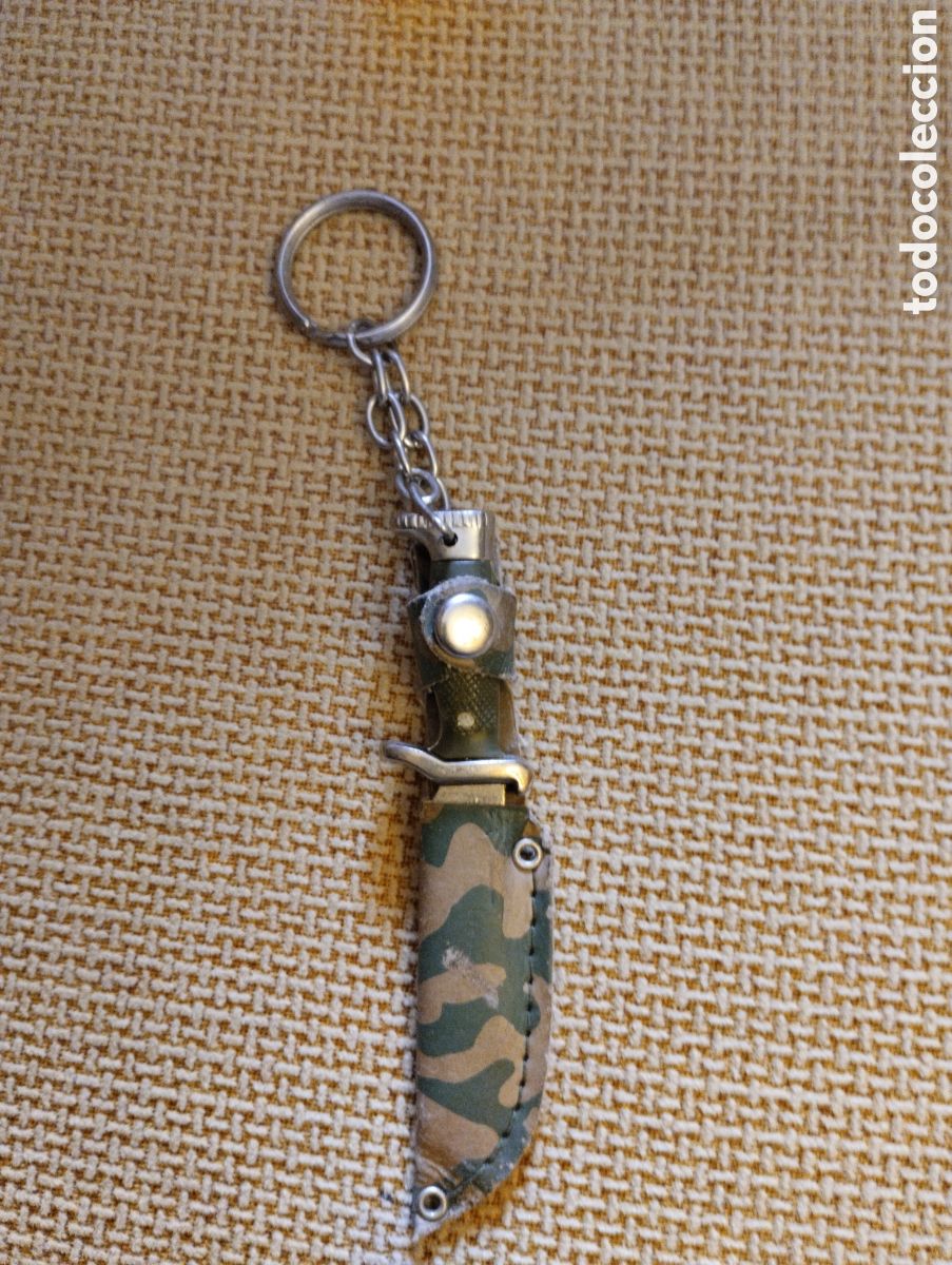 Collection of Keychains: Llavero antiguo cuchillo militar