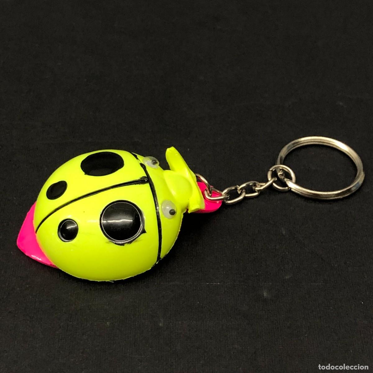 Coleccionismo de llaveros: LLAVERO - MARIQUITA - DE PL&Aacute;STICO - FLUORESCENTE - 5,5 X 4 CM / 82