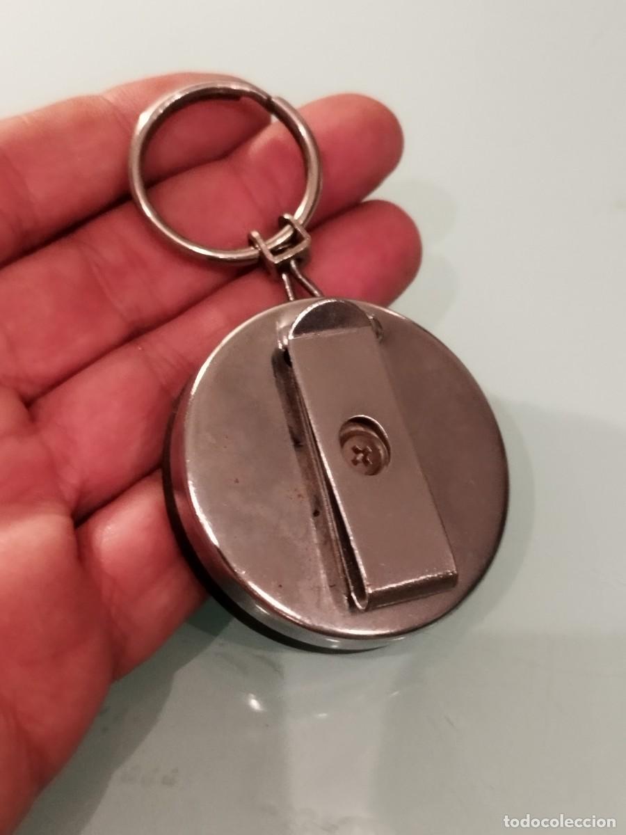 Coleccionismo de llaveros: Llavero retr&aacute;ctil met&aacute;lico con clip para cintur&oacute;n. Yoyo portallaves.