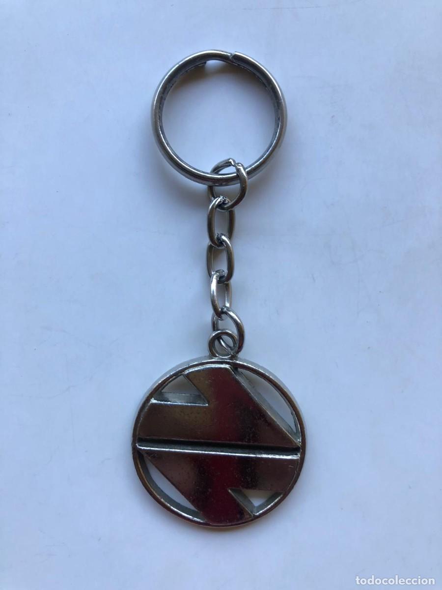 Coleccionismo de llaveros: Antiguo llavero met&aacute;lico de RENFE - Logo cl&aacute;sico &rdquo;Galleta&rdquo; - A&ntilde;os 70 / 80 - Ferroviario