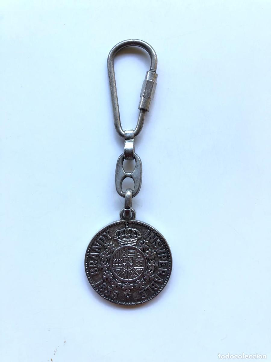Coleccionismo de llaveros: Llavero Metal Antiguo - Brandy Insuperable 1835 / Calitas Insuperabilis - Gonz&aacute;lez Byass - Vintage