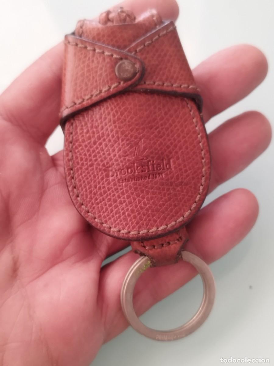 Coleccionismo de llaveros: Antiguo llavero o portallaves vintage de cuero de la marca italiana Brooksfield.