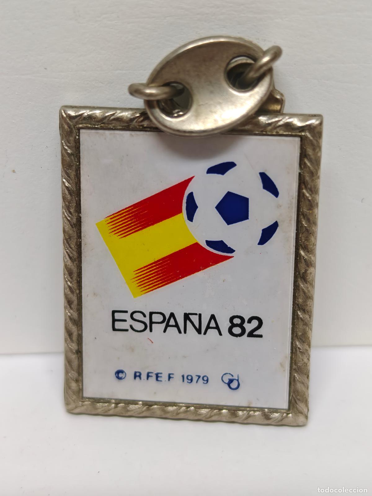 Coleccionismo de llaveros: LLAVERO EN METAL FUTBOL MUNDIAL ESPA&Ntilde;A 82 OPTICA LUX LLEIDA