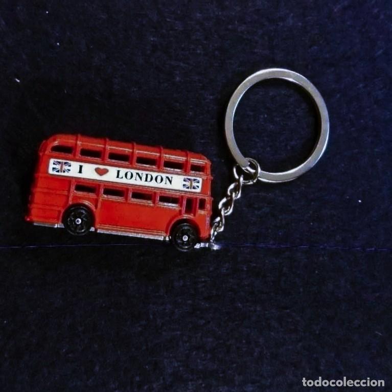 Coleccionismo de llaveros: LLAVERO AUTOBUS LONDINENSE. METALICO Y ESMALTADO ROJO INGLES
