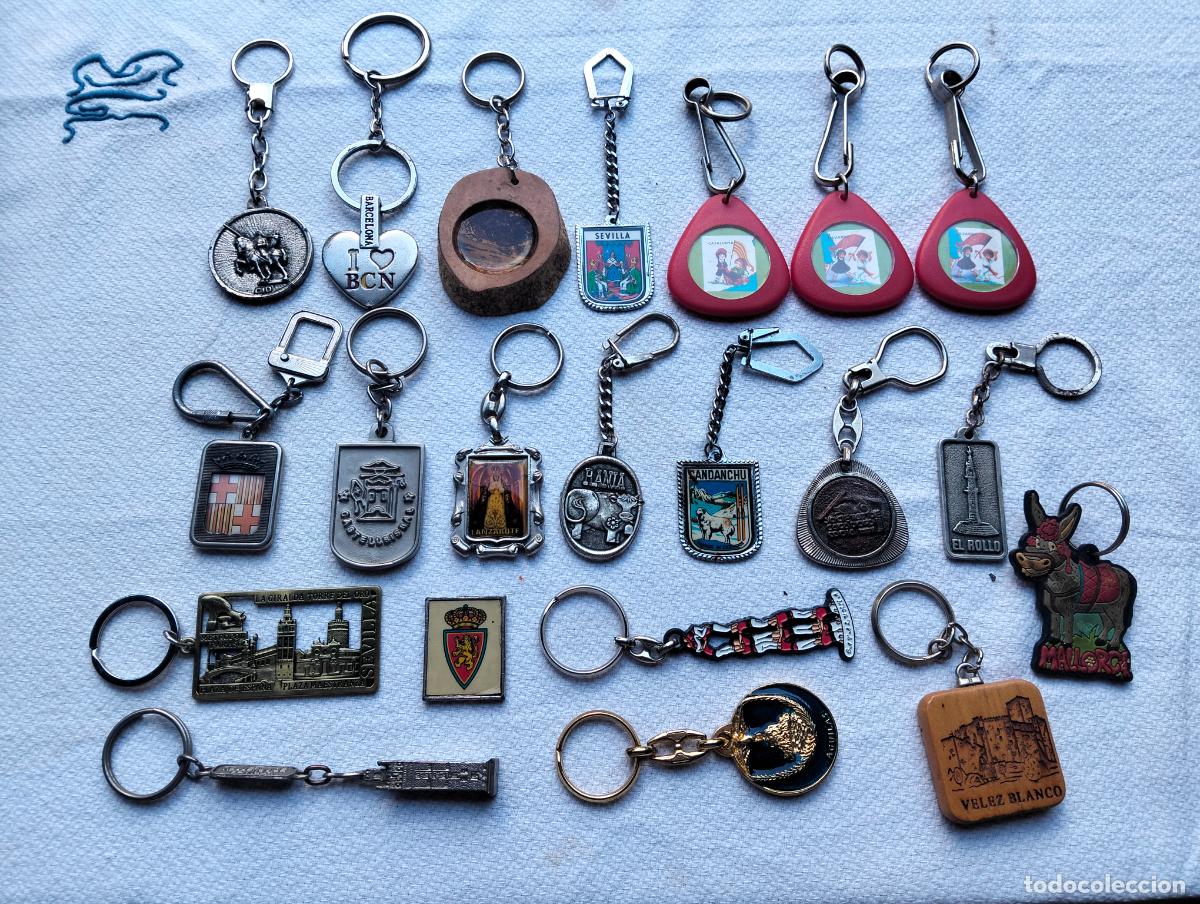 Collection of Keychains: Lote de llaveros antiguos metal conmemorativos espa&ntilde;a barcelona catalunya i love bcn mallorca velez