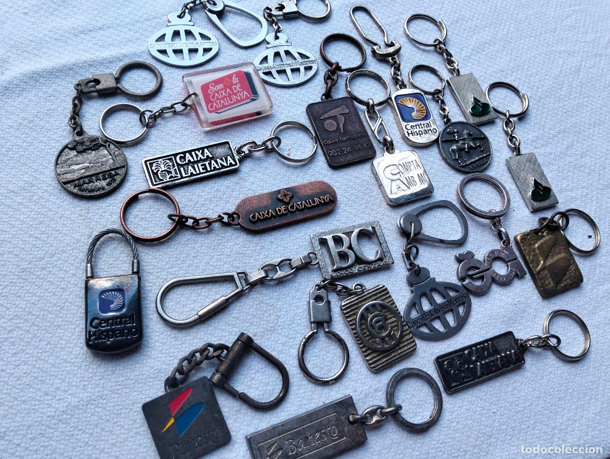 Collection of Keychains: Lote de llaveros antiguos metal bancos cajas publicidad caixa de catalunya laietana manresa central