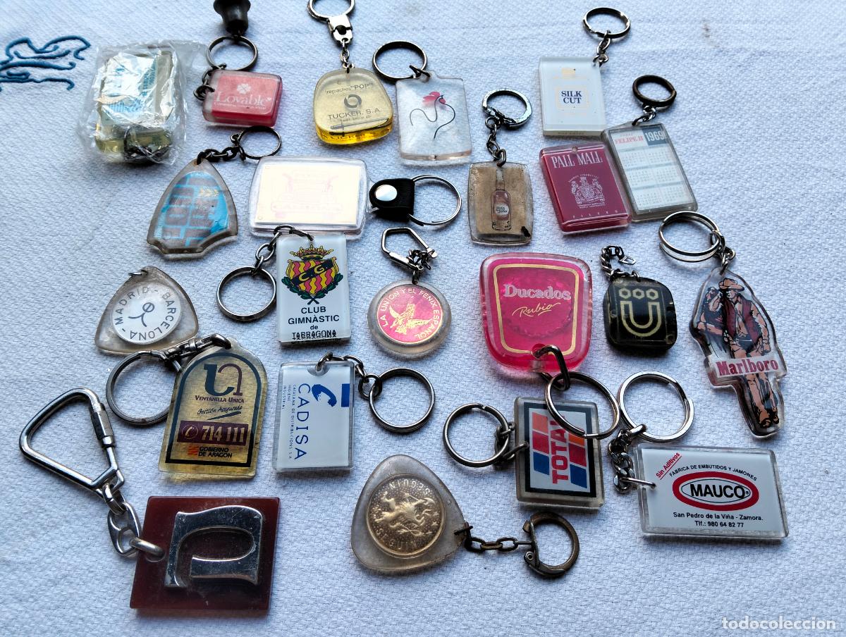 Collection of Keychains: Lote de llaveros antiguos metal pl&aacute;stico publicidad bar restaurante tabaco ducados silk cut total