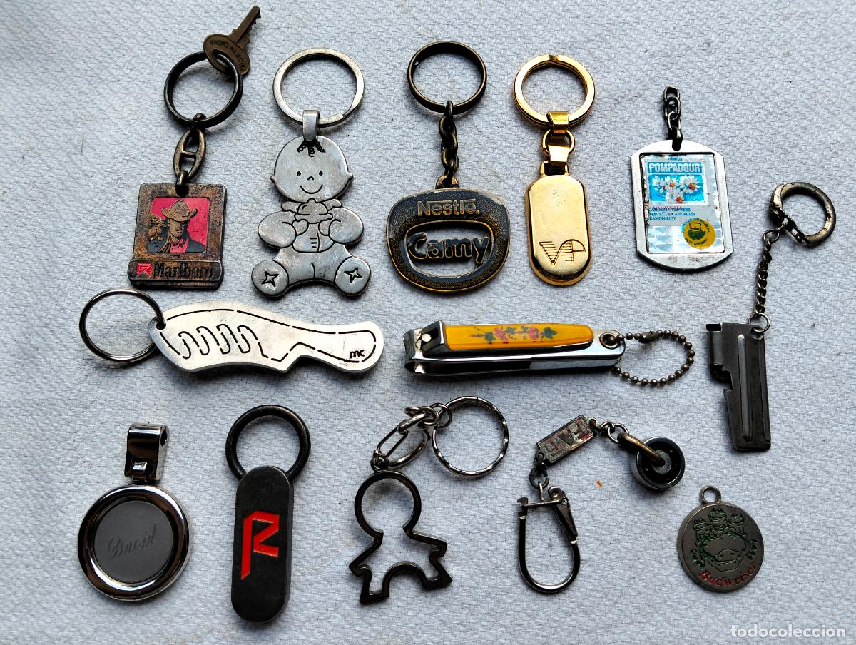 Sammlung von Schl&uuml;sselanh&auml;ngern: Lote de llaveros antiguos metal pl&aacute;stico propaganda marcas nestle camy david marlboro ni&ntilde;o ve
