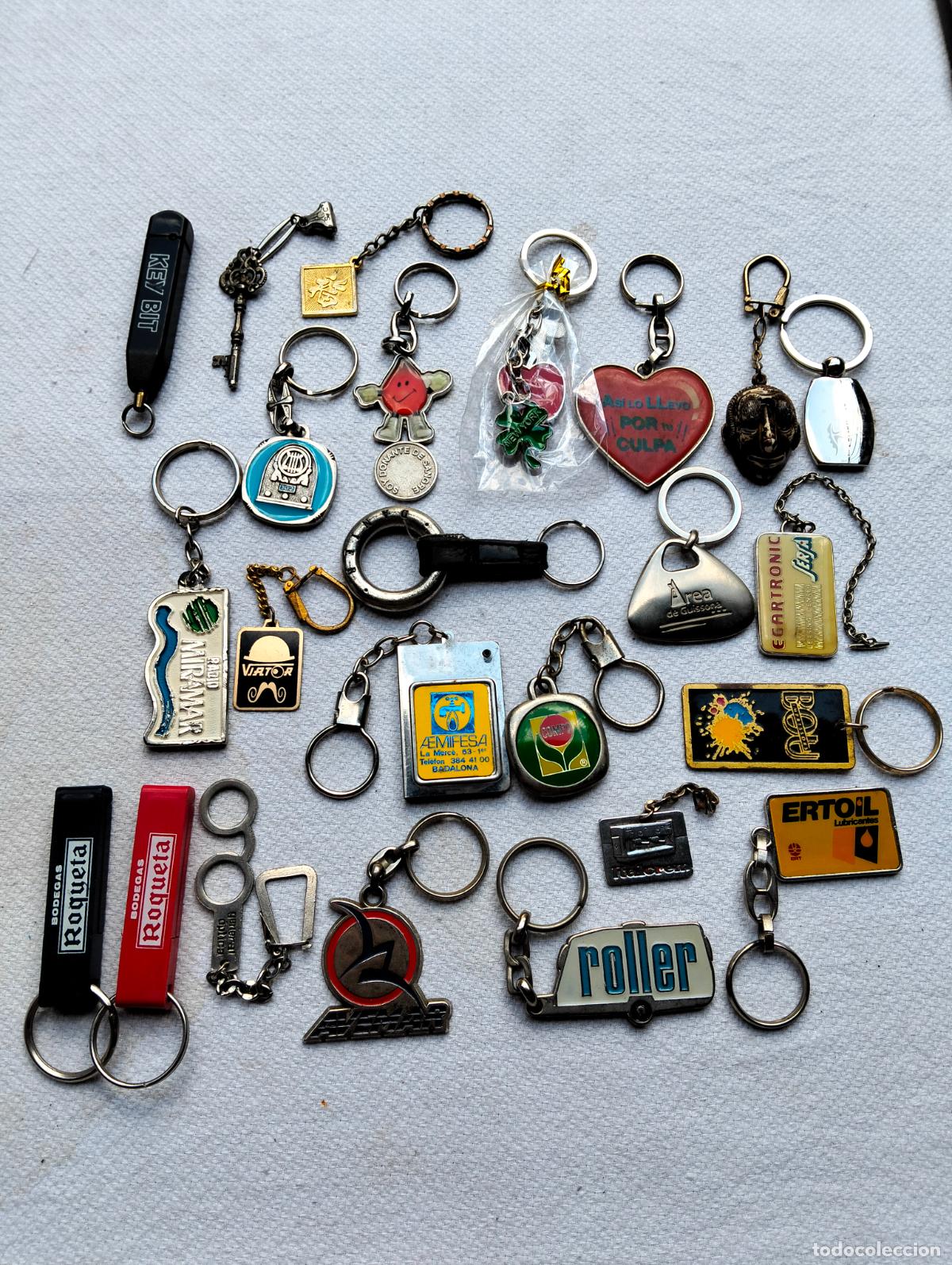 Collection of Keychains: Lote de llaveros antiguos metal pl&aacute;stico propaganda catalunya roller ertoil guissona miramar coraz&oacute;n