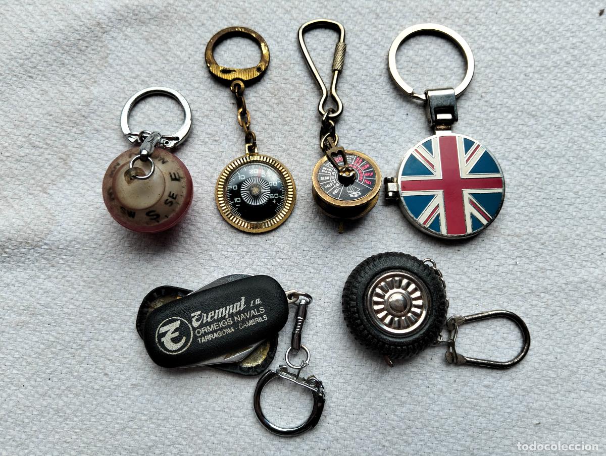 Sammlung von Schl&uuml;sselanh&auml;ngern: Lote de llaveros antiguos metal utensilios vintage br&uacute;jula espejo metro cinta metrica termometro
