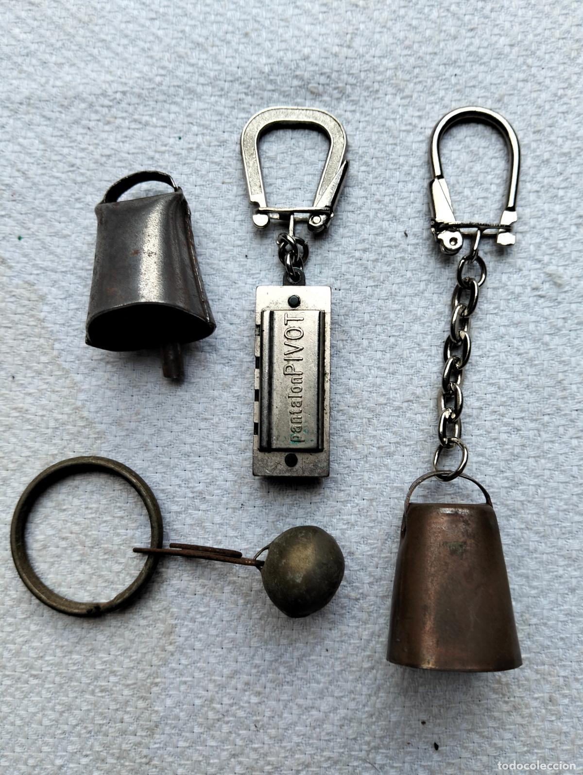 Sammlung von Schl&uuml;sselanh&auml;ngern: Lote de llaveros antiguos metal campanas sonajero mini harm&oacute;nica peque&ntilde;os miniatura