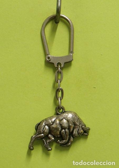 Coleccionismo de llaveros: Llavero Figura Metal Toro Embistiendo
