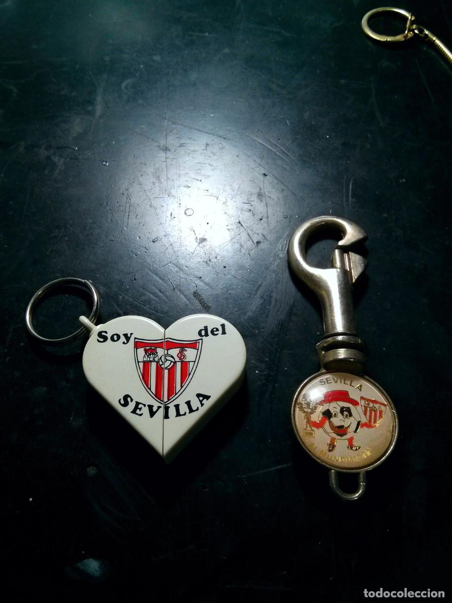 Coleccionismo de llaveros: Llavero de &rdquo;Soy del Sevilla&rdquo; y Llavero Antiguo con Escudo