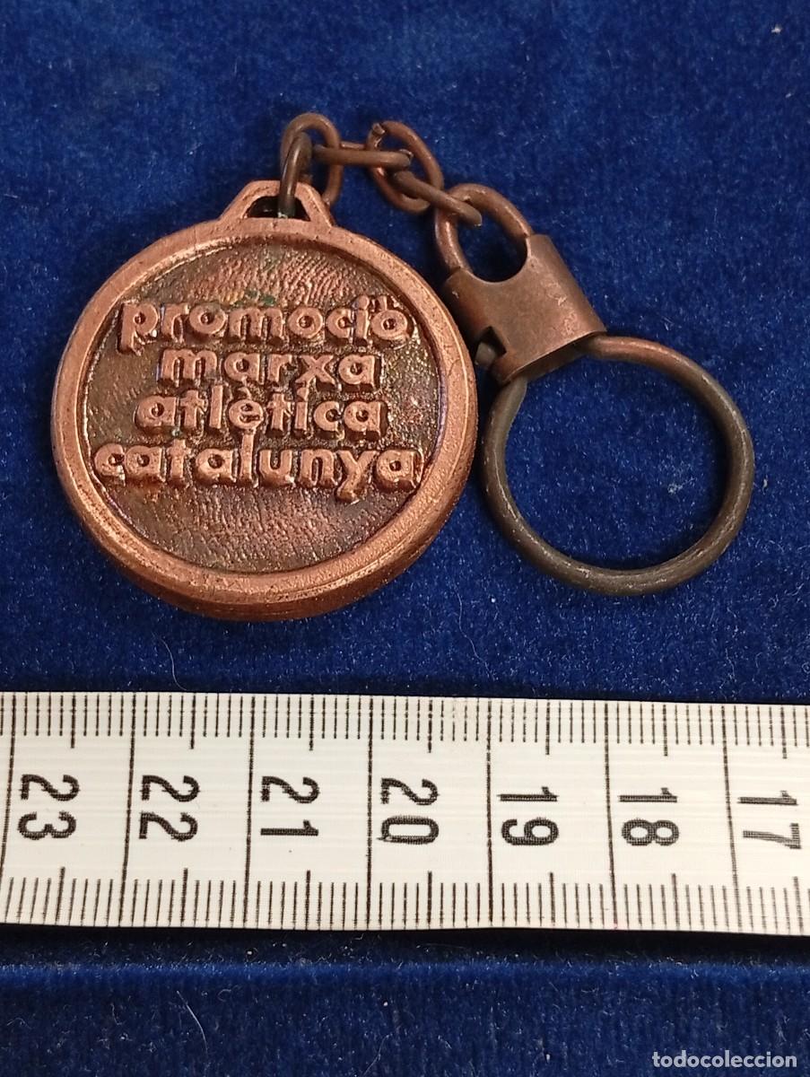 Coleccionismo de llaveros: LLAVERO PROMOCI&Oacute; MARXA ATLETICA CATALUNYA,ATLETISMO-COLECCI&Oacute;N JORDI LLOPART ATLETA MARXA-