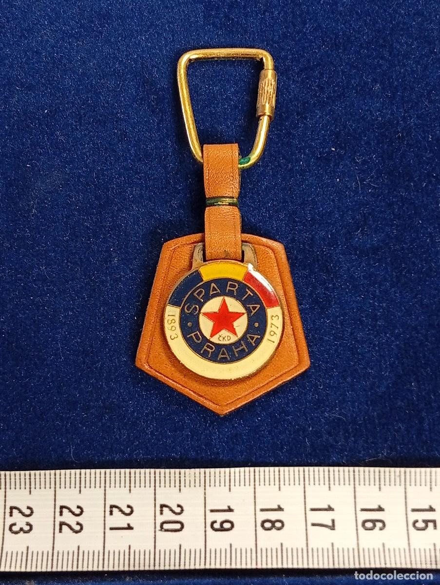 Coleccionismo de llaveros: LLAVERO ESCUDO SPARTA DE PRAHA REPUBLICA CHECA, CLUB DE FUTBOL-COLECCI&Oacute;N JORDI LLOPART ATLETA MARXA-