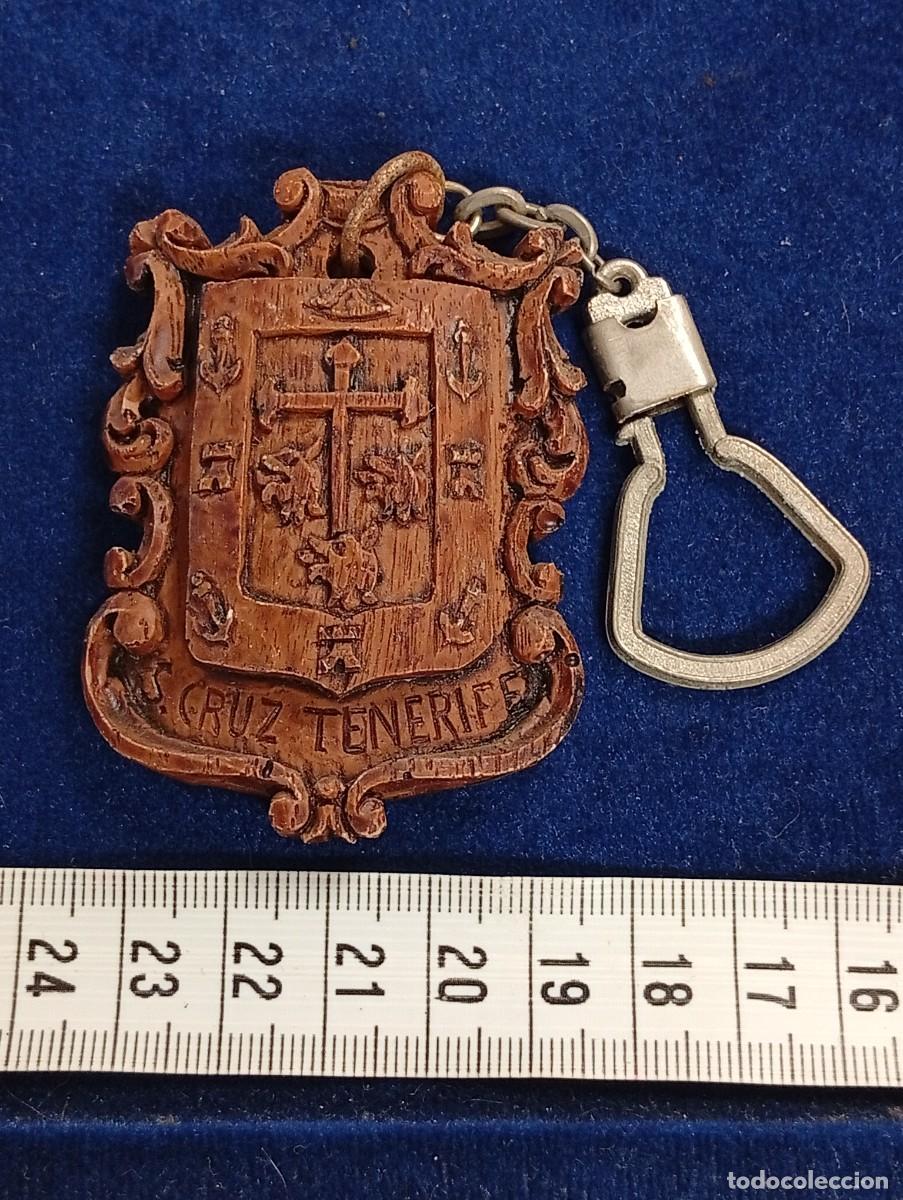 Coleccionismo de llaveros: LLAVERO ESCUDO CIUDAD DE TENERIFE,ISLAS CANARIAS EN PASTA-COLECCI&Oacute;N JORDI LLOPART ATLETA MARXA-