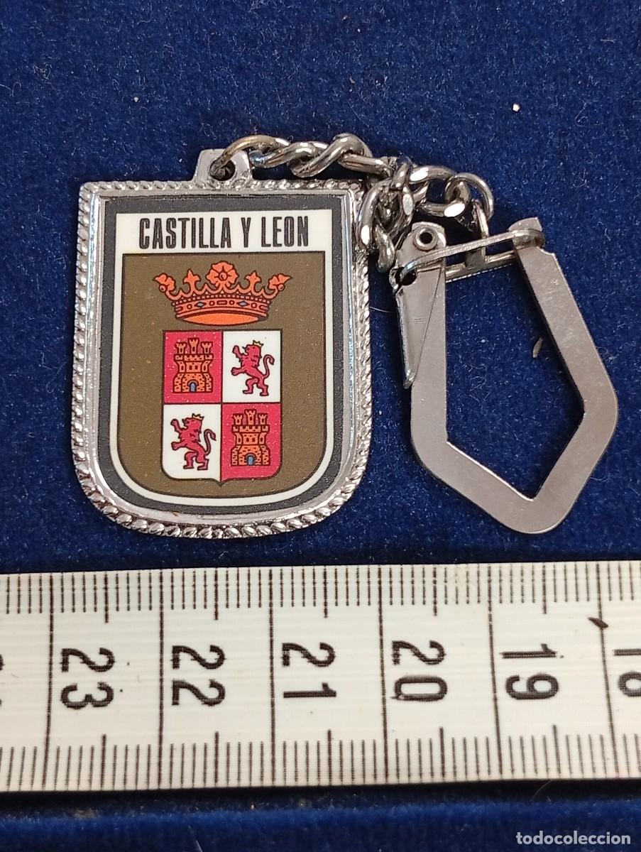Coleccionismo de llaveros: LLAVERO ESCUDO CASTILLA Y LEON-COLECCI&Oacute;N JORDI LLOPART ATLETA MARXA-