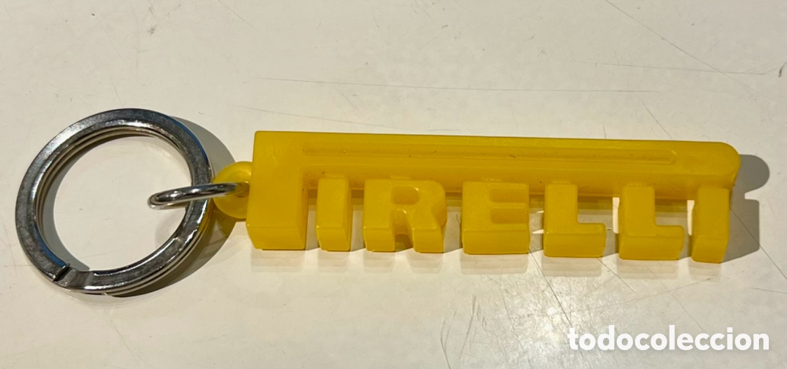 Coleccionismo de llaveros: Llavero. Publicidad PIRELLI. Pl&aacute;stico y metal. A&ntilde;os 80.