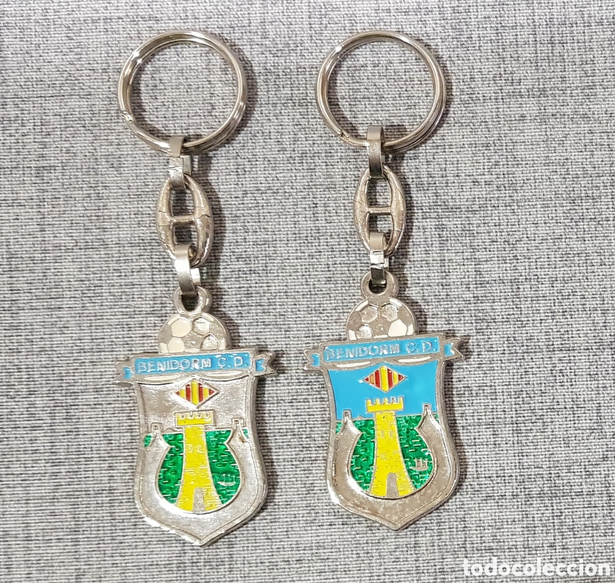 Coleccionismo de llaveros: LOTE 2 x LLAVERO BENIDORM C.D. CLUB DEPORTIVO DE F&Uacute;TBOL. PUBLICIDAD AGIR SPORT. METAL