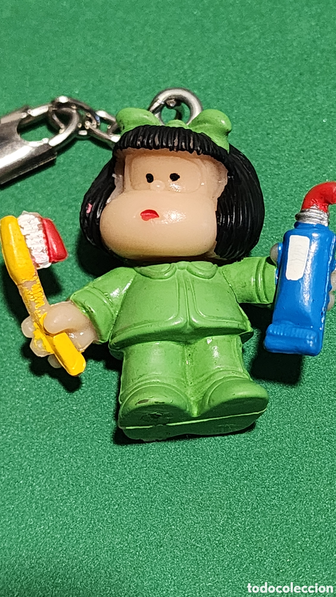 Coleccionismo de llaveros: Llavero Vintage Mafalda en Pijama Verde - Con Cepillo y Pasta de Dientes (PVC)