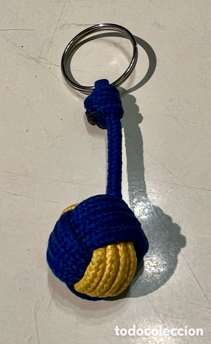 Coleccionismo de llaveros: Llavero. Pu&ntilde;o de mono. Cord&oacute;n. - Foto 1
