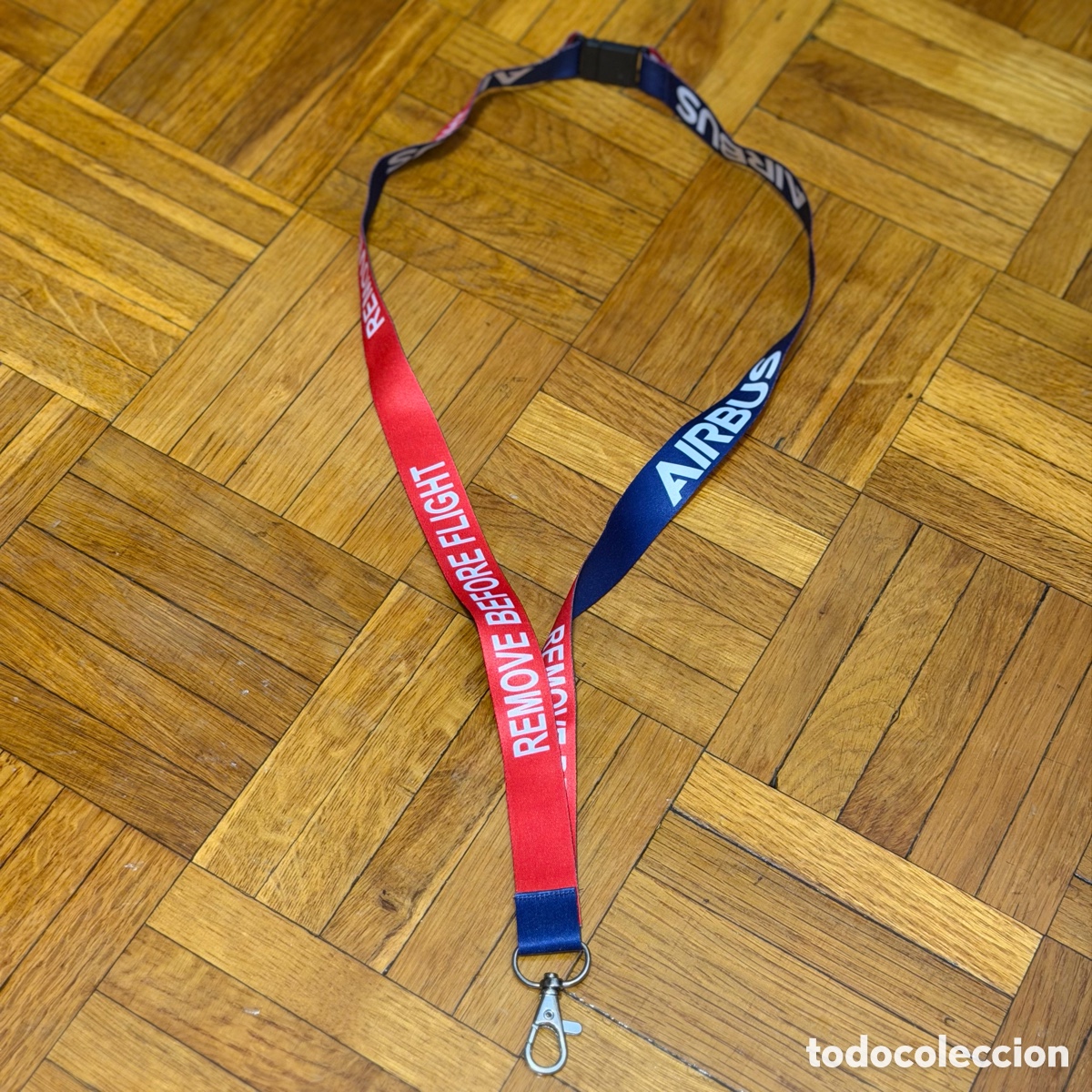 Collection of Keychains: Lanyard Airbus y Remove Before Flight Colgante