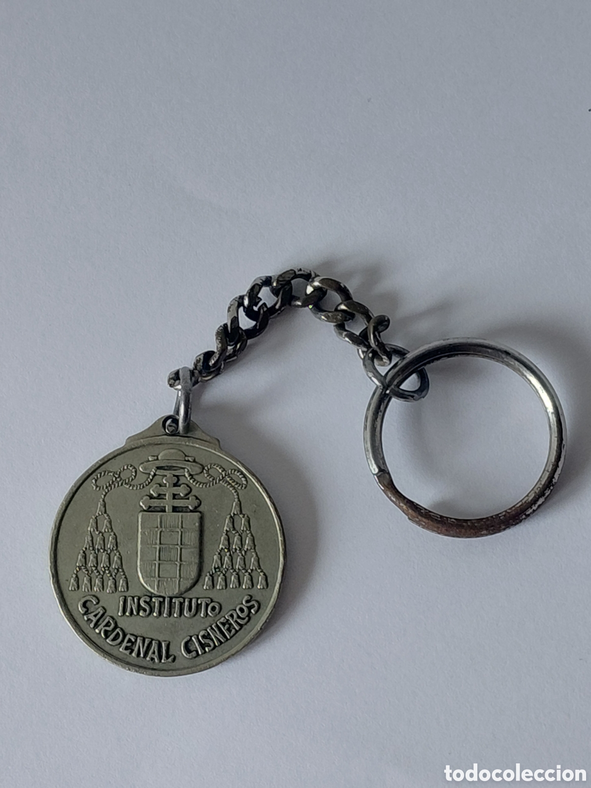 Coleccionismo de llaveros: LLAVERO - INSTITUTO CARDENAL CISNEROS - BODAS DE PLATA PROMOCION 47 - 1947/1972