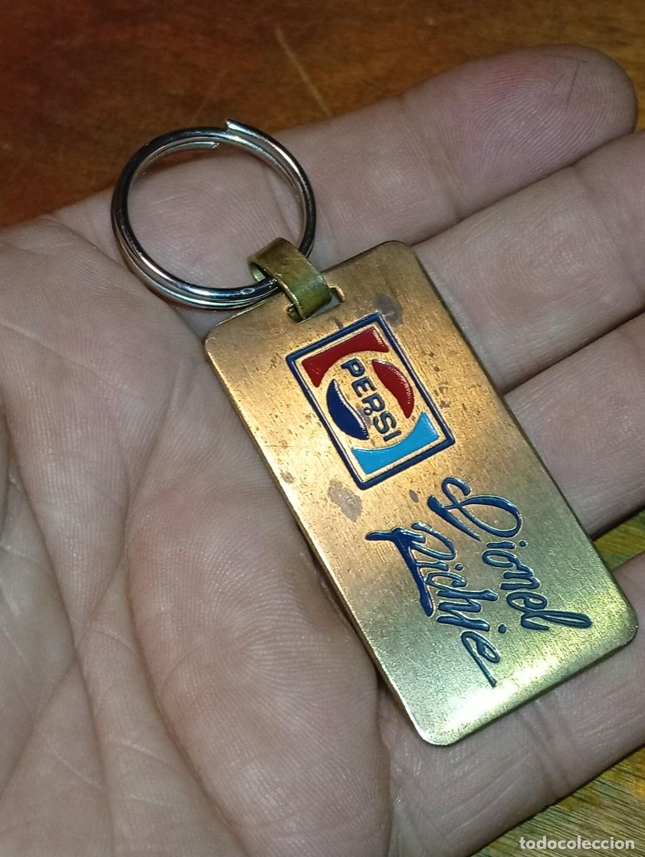 Coleccionismo de llaveros: RARO LLAVERO PEPSI LIONEL RICHIE PUBLICIDAD REFRESCOS Y GIRA DEL CANTANTE ORIGINAL 1985 M&Uacute;SICA