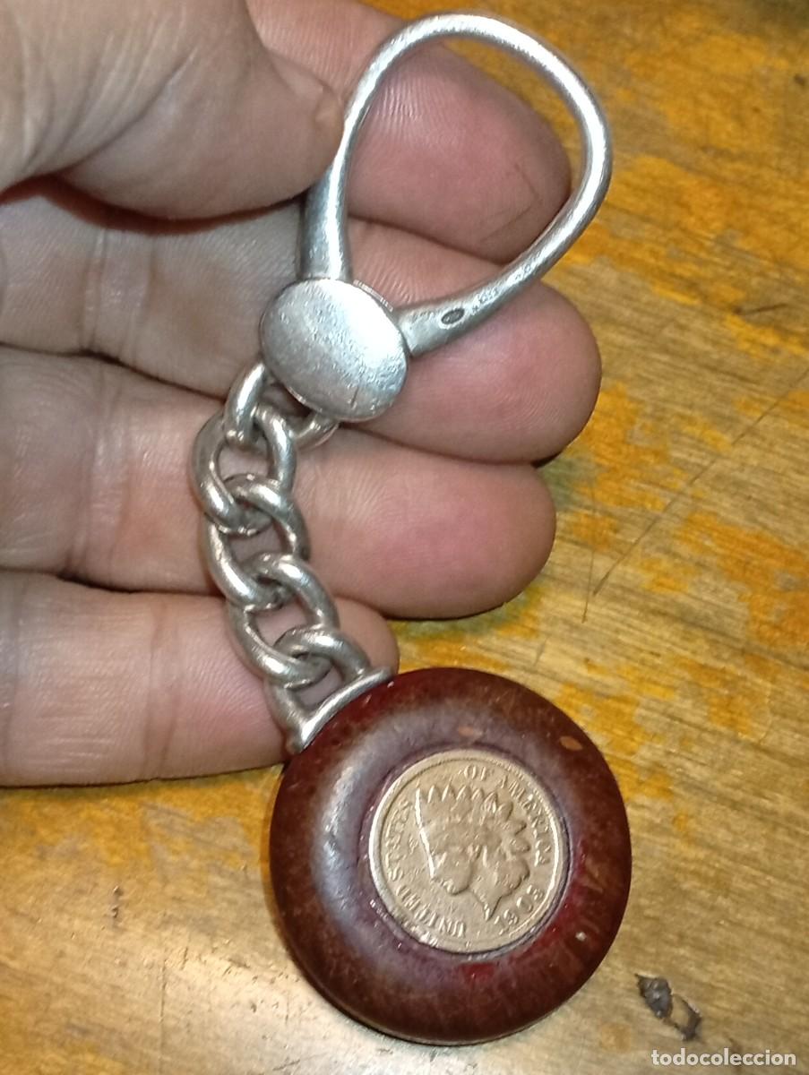 Coleccionismo de llaveros: CURIOSO LLAVERO PLATA CONTRASTE MONEDA USA CENTIMO 1903 EEUU BASE MADERA VINTAGE