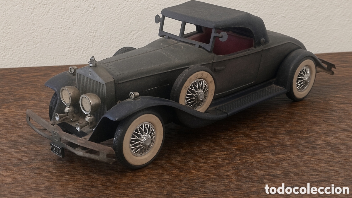 Sammlung von Schl&uuml;sselanh&auml;ngern: Antigua radio transistor con forma de Rolls-Royce Phantom II (1931). Radio vintage Rolls-Royce 193