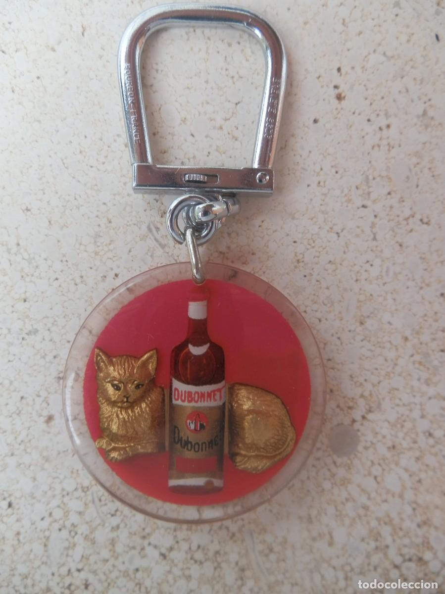 Coleccionismo de llaveros: Llavero publicitario vintage de DUBONNET, a&ntilde;os 60-70. A dos caras.