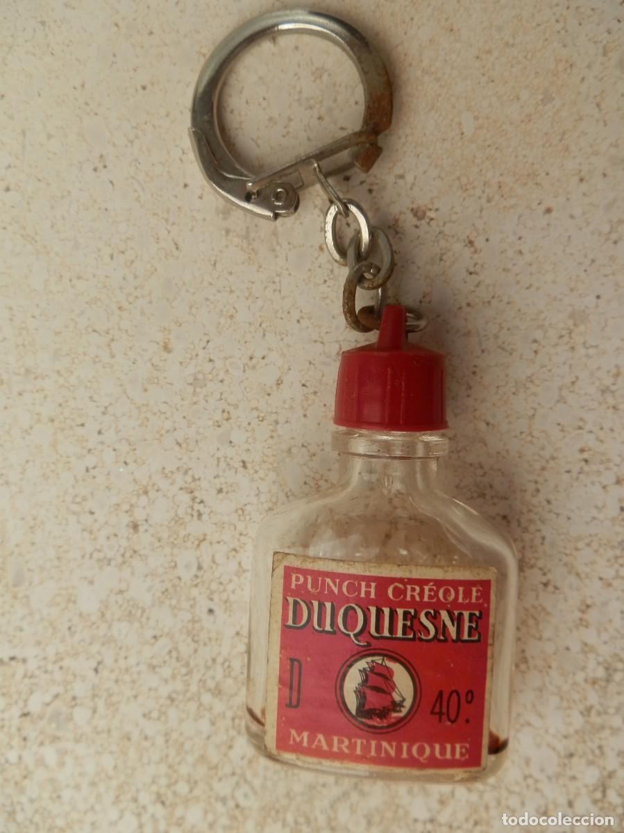 Coleccionismo de llaveros: Llavero vintage de botella de cristal del ponche creole Rhum Duquesne de Martinica A&ntilde;os 60-70.
