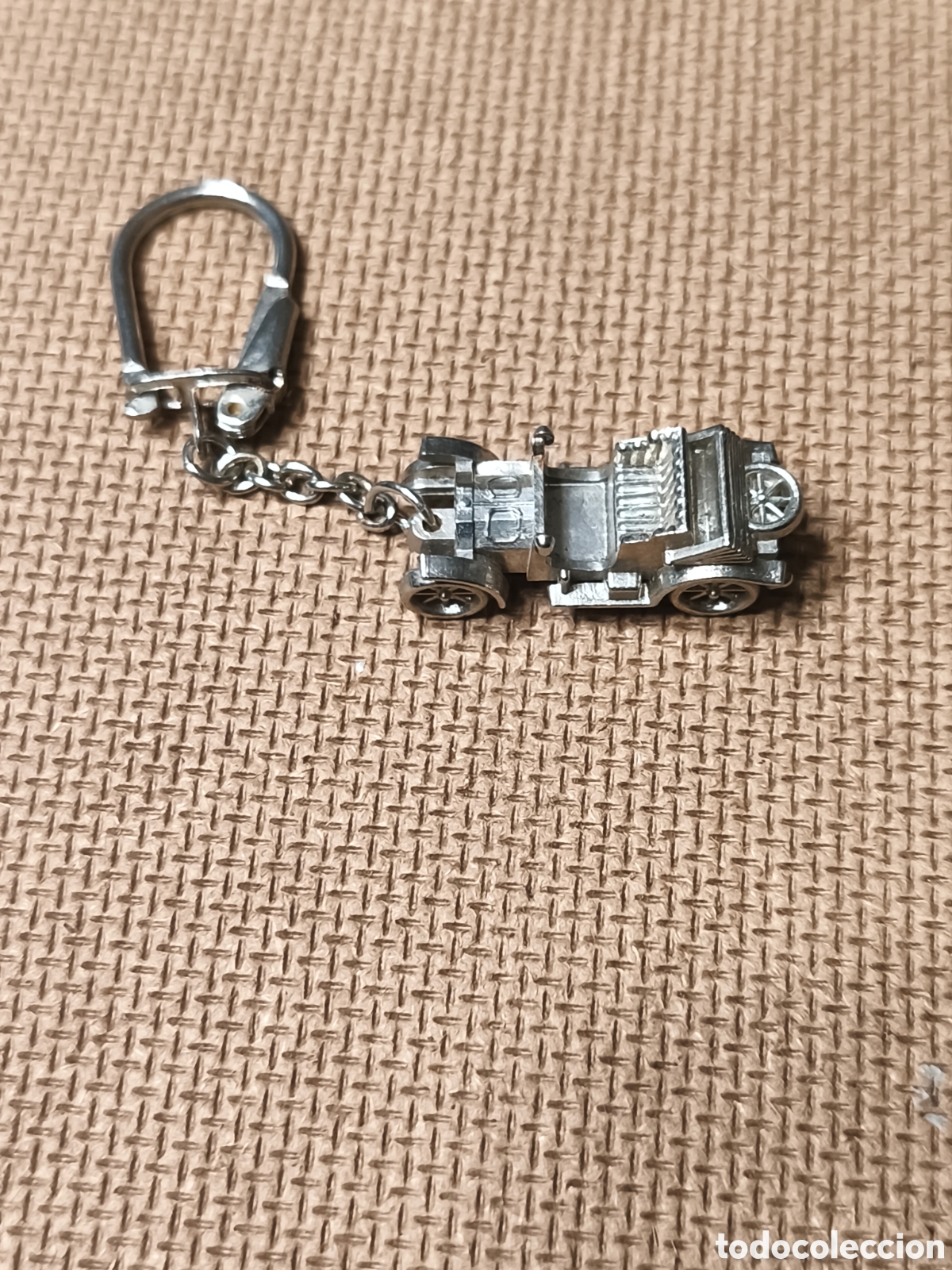 Coleccionismo de llaveros: Llavero Metal Coche Cl&aacute;sico
