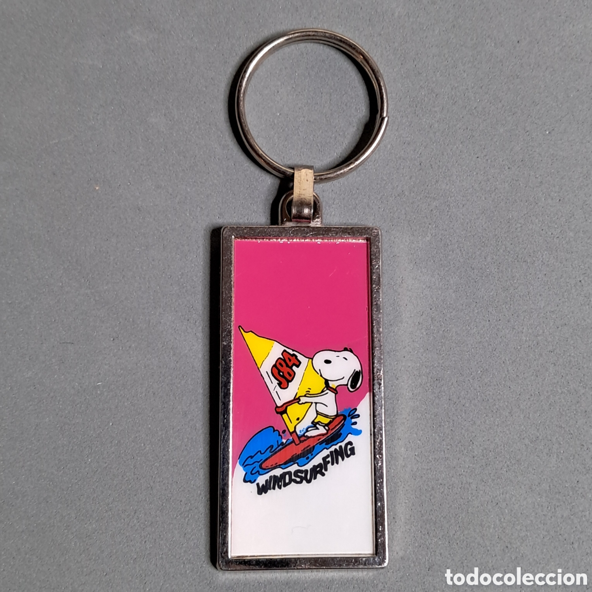 Colecionismo de porta-chaves: Antiguo llavero de SNOOPY. A&ntilde;os 70 - 80. Snoopy practicando windsurf