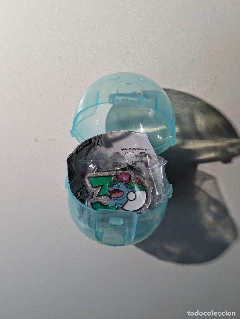 Coleccionismo de llaveros: Llavero met&aacute;lico Pok&eacute;mon Venusaur 30 aniversario con c&aacute;psula