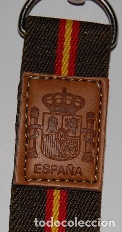 Coleccionismo de llaveros: LLAVERO ESCUDO Y BANDERA DE ESPA&Ntilde;A LONA VERDE MILITAR