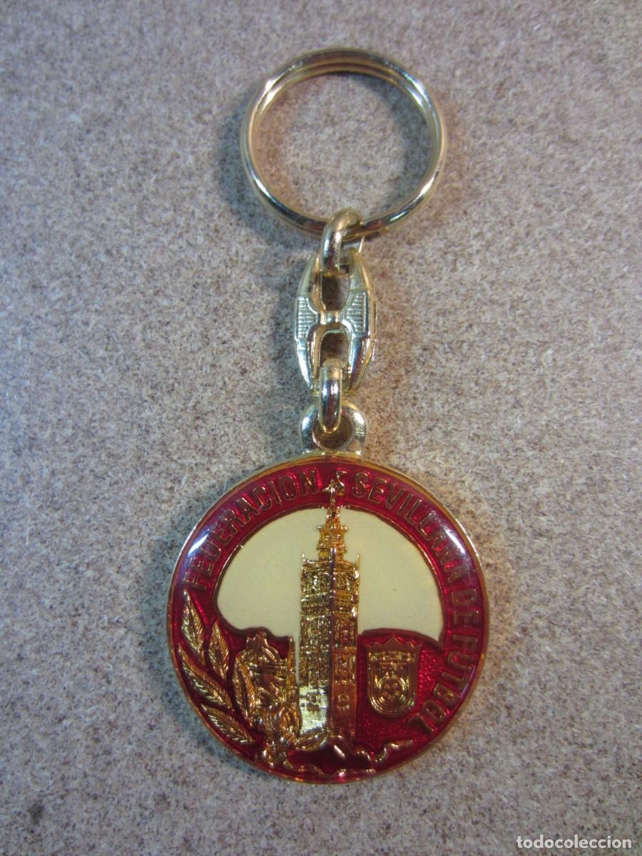 Collection of Keychains: Llavero de Metal Federacion Sevilla de Futbol (RFAF Delegacion Sevilla)
