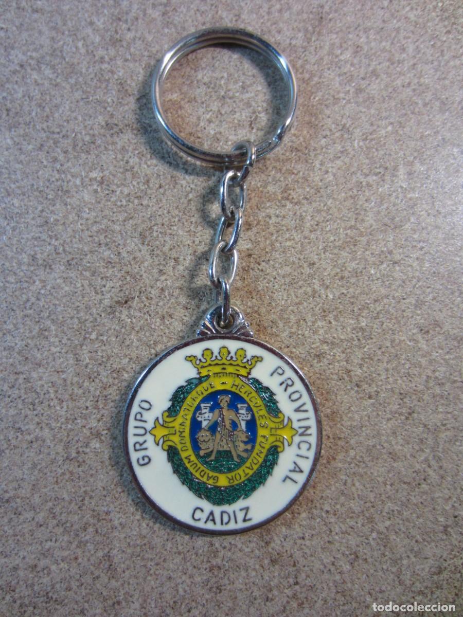 Colecionismo de porta-chaves: Llavero de Metal Asociaci&oacute;n Antiguos Alumnos Guardia Civil Agrupaci&oacute;n C&aacute;diz (Lote 1)