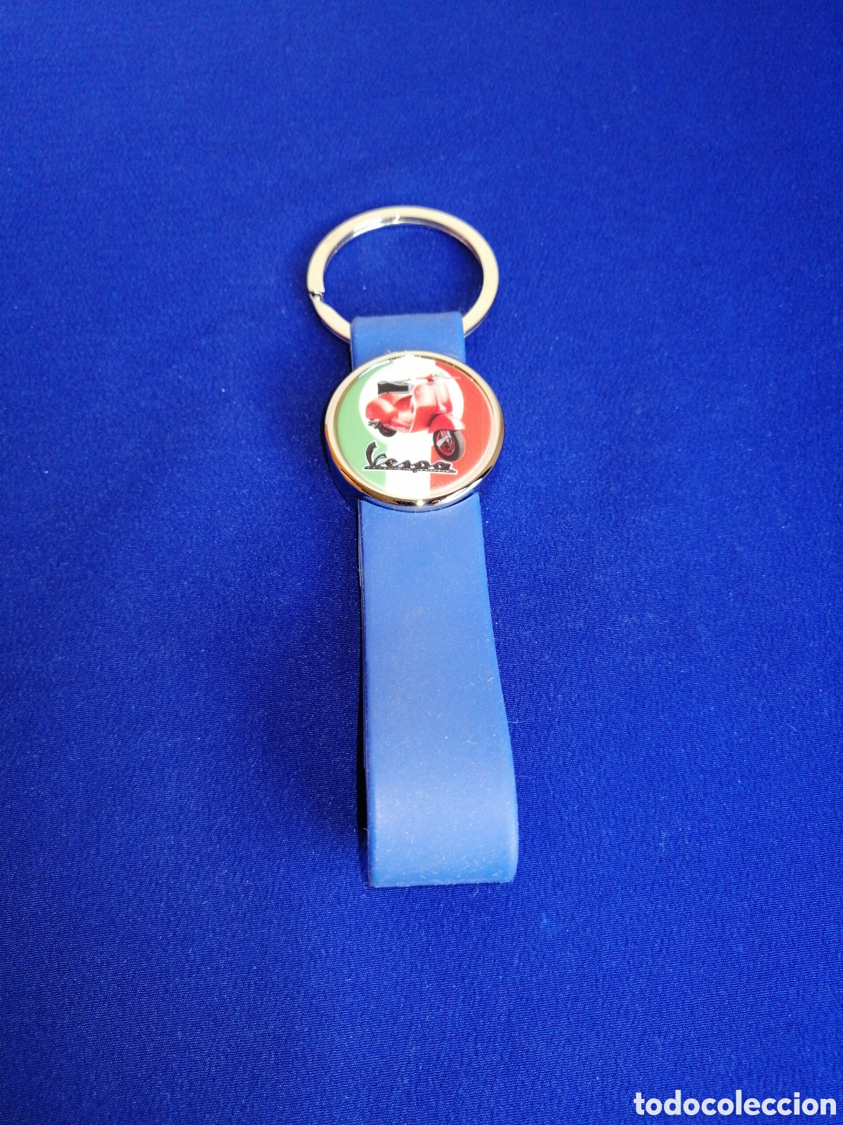 Collection of Keychains: VESPA MOTO LLAVERO PUBLICIDAD