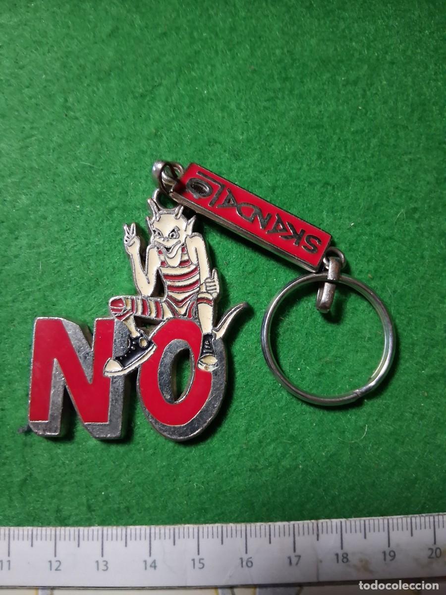 Collection of Keychains: LLAVERO SKANDALO, MET&Aacute;LICO Y ESMALTE.