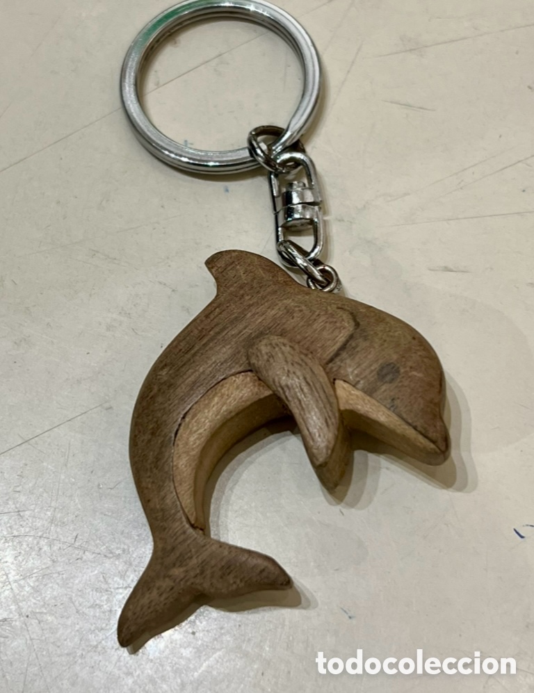 Coleccionismo de llaveros: Llavero. Figura de delf&iacute;n. Madera. Hecho a mano.