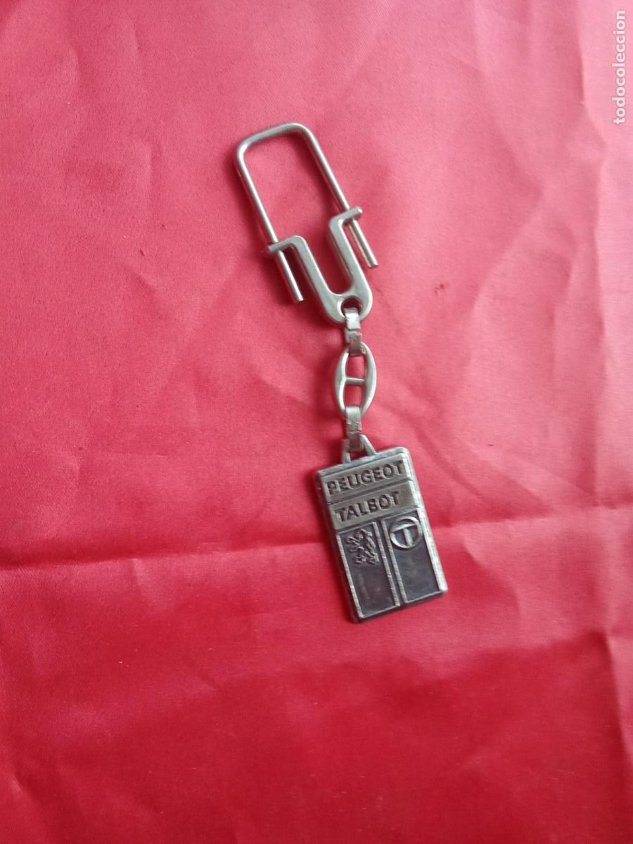 Collection of Keychains: Llavero Peugeot Talbot. Caja llavero