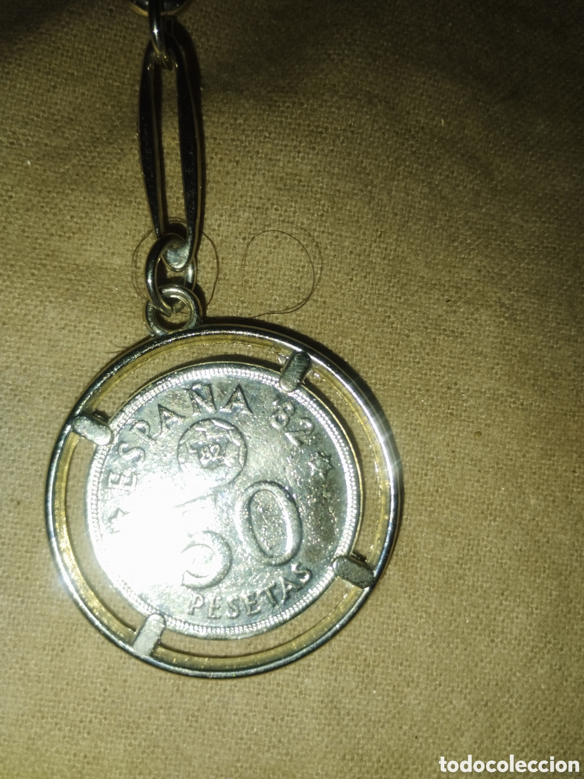 Coleccionismo de llaveros: Llavero con moneda 1982 - Foto 4
