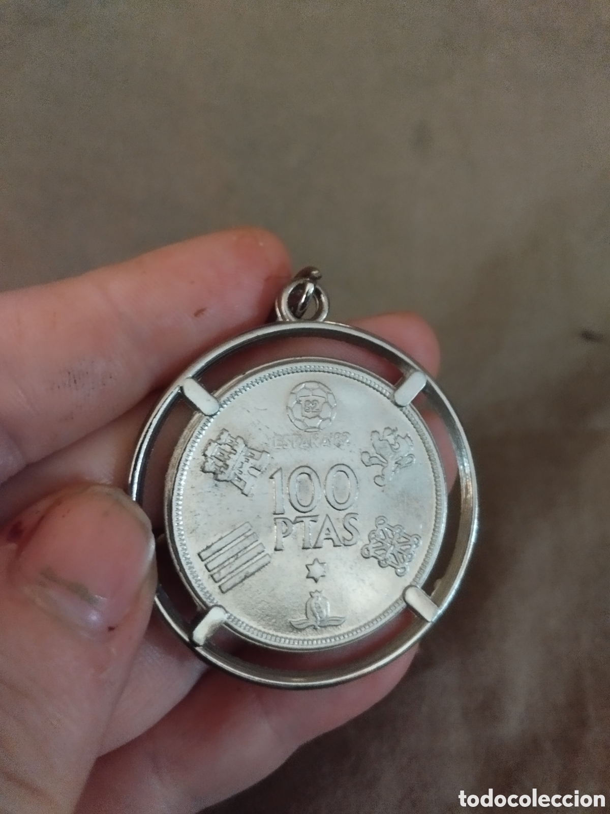 Coleccionismo de llaveros: Llavero con moneda 1982 - Foto 1